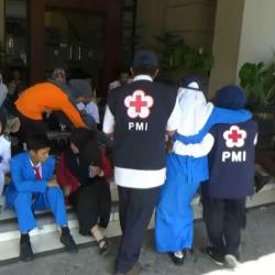 Puluhan Orang Pingsan saat Upacara Hari Pahlawan di Ponorogo