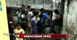 3,7 Ton BBM Tumpah ke Selokan, Warga Berebut