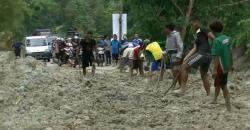 Tebing Longsor, Jalur Pacitan Putus Total