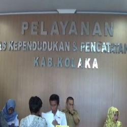 Registrasi Kartu SIM Prabayar, Warga Kolaka Serbu Kantor Disdukcapil