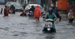 Hujan Deras, Banjir Rendam Ratusan Rumah di Pekanbaru