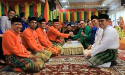 Daftar ke KPU, Firdaus-Rusli Effendy Siapkan â€œPanglimaâ€ di Pilgub Riau<