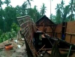 Puting Beliung Landa Magelang, 1 Tewas dan 2 Luka-Luka Tertimpa Jati