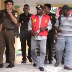 Diduga Korupsi Ratusan Juta, Kejari Fakfak Tahan Kepala Kampung 