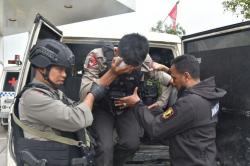 Mobil Patroli Brimob Diberondong Peluru di Timika, Satu Polisi Terluka