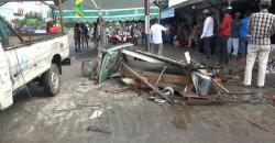 Mobil Minibus Tabrak Kios BBM di Palangkaraya, 1 Orang Tewas