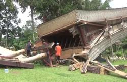 Dua Lumbung Padi Milik Warga Porak-Poranda Dihantam Puting Beliung