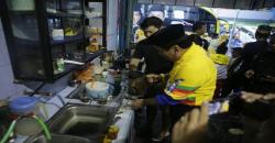 Kunjungi Warkop di Soppeng, NH Racik Kopi untuk Pengunjung
