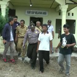 Orang Tua Pembakar Mapolres Dharmasraya Minta Maaf pada Polri