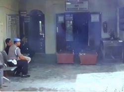 Dua Jenazah Pembakar Mapolres Dharmasraya Dijemput Keluarga<