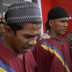 Abang Adik Pelaku Pembunuhan Menangis Menyesal saat Gelar Perkara
