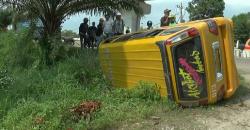 Sopir Ugal-ugalan, Angkot di Palembang Terbalik, 1 Bocah Kritis