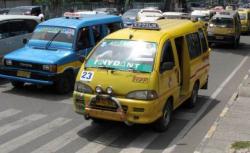 Tolak Taksi Online, Ribuan Sopir Angkot Ancam Mogok Beroperasi