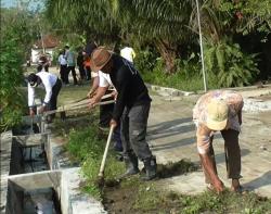 Cegah DBD dan Difteri, Warga Batubara Bersih-bersih Kampung