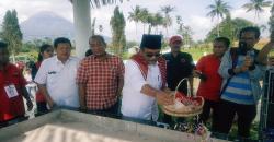Djarot Ziarah ke Makam Pahlawan Karo
