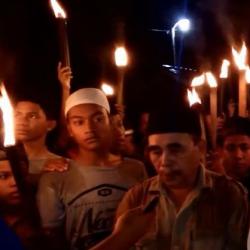 Ratusan Warga Pulau Kampai Langkat Pawai Obor Sambut Kenduri Laut