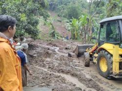 Hujan Deras di Kulonprogo akibatkan Longsor di 4 Titik