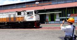 Atasi Keluhan Penumpang, KAI Akan Ganti Kereta Diesel dengan KRL