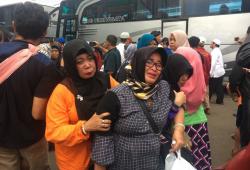 Rombongan 2 Bus Pariwisata yang Selamat Tiba di Ciputat, Penumpang Langsung Histeris