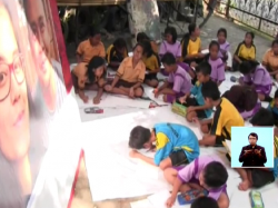 Para Pelajar di Solo Gelar Lomba Melukis Wajah Kahiyang