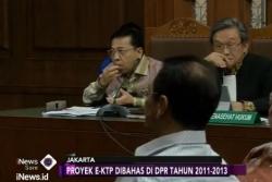 Sidang Setnov Beberkan Suap yang Diterima Pejabat KemendagriÂ 