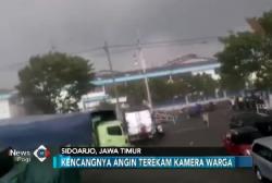 Angin Puting Beliung Sapu Ratusan Rumah Warga di Sidoarjo
