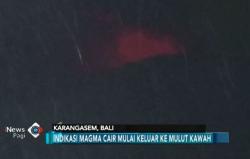 Api Manyala Terlihat di Puncak Gunung Agung<