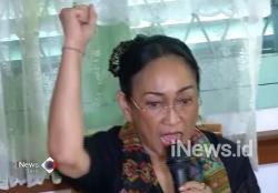 Sadar Puisinya Singgung Muslim, Sukmawati Nangis dan Minta Maaf
