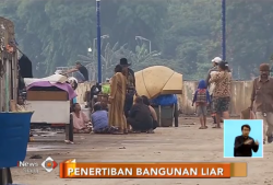 Bedeng Dibongkar, Warga Tidur di Ruas Jalan Tanah Abang