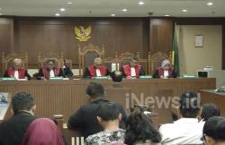 Majelis Hakim Tolak Seluruh Eksepsi Fredrich Yunadi