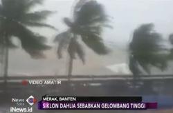 Siklon Dahlia Terjang Pelabuhan Merak