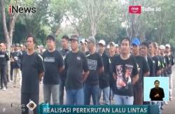 Dirlantas Polda Metro Rekrut Pak Ogah Pengatur Lalu Lintas