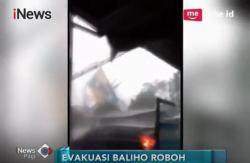 Diterjang Hujan Deras, Baliho Asian Games Ambruk