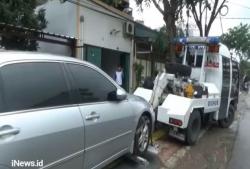 Parkir Sembarangan, Sejumlah Kendaraan Diderek Petugas