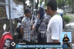 Tak Terima Dirazia, Juru Parkir Liar Adu Mulut dengan Dishub
