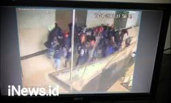 Detik-detik Runtuhnya Selasar Plafon di Gedung Bursa Efek Indonesia