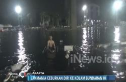 Rayakan Kemenangan, The Jak Mania Ceburkan Diri ke Kolam HI