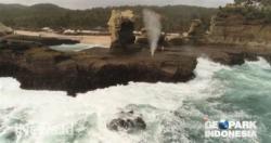 Mengenal Fenomena Geologi Seruling Samudera di Pantai Klayar