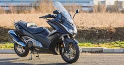 Saingi Yamaha TMax, Kymco Luncurkan Skuter Jumbo AK550