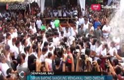 Ratusan Muda-Mudi di Bali Ikuti Tradisi Omed-Omedan
