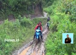 Kondisi Jalan Buruk, Warga Desa Mesakada Harus Bertaruh Nyawa