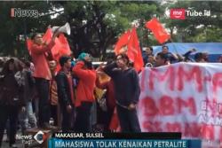 Mahasiswa di Makassar Demo Tolak Kenaikan BBM Nonsubsidi