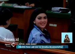 Dandan Mewah Syahrini di Sidang First Travel Rp10 Miliar