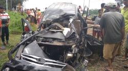 Avanza Ringsek Ditabrak Argo Muria di Pemalang, Pengemudi Luka Parah