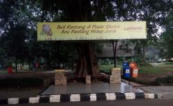 Ragunan Imbau Pengunjung Jaga Kebersihan Lewat Pantun