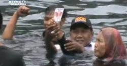 Cegah Golput, KPU Sosialisasi Pilkada dengan Berenang di Umbul Ponggok