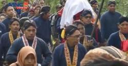 Warga Gelar Labuhan Merapi Peringati Jumenengan Sultan HB X