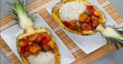 Lezatnya Makan Malam dengan Nasi Nanas dan Ayam Asam