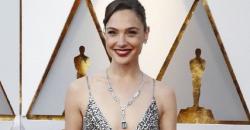 Brand Ambassador Huawei, Gal Gadot Ketahuan Tweet Gunakan iPhone 