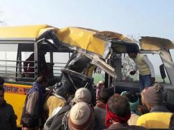 Bus Sekolah Tabrakan dengan Kereta Api di India, 13 Anak Tewas